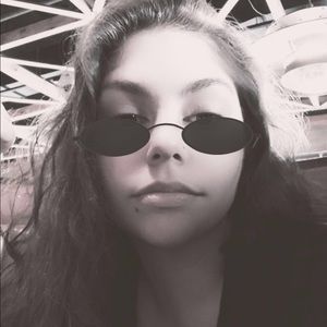 Meet your Posher, Alivia